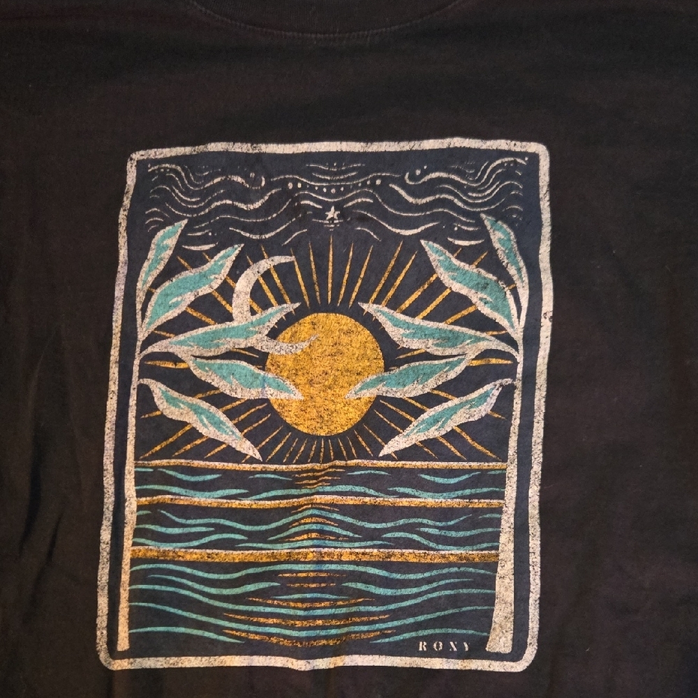 Roxy Black Tee with Sun and Waves Design